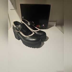 dELiA*s Black and White Mary Jane Heels